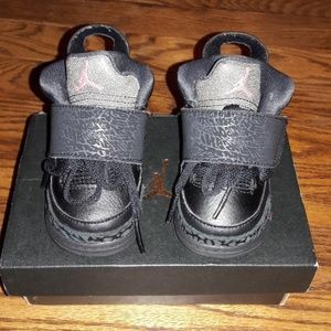 EUC Black & Pink Jordan Son of GT Size 4 Infant